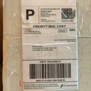 Sold bundle. Shipping label for @4baja